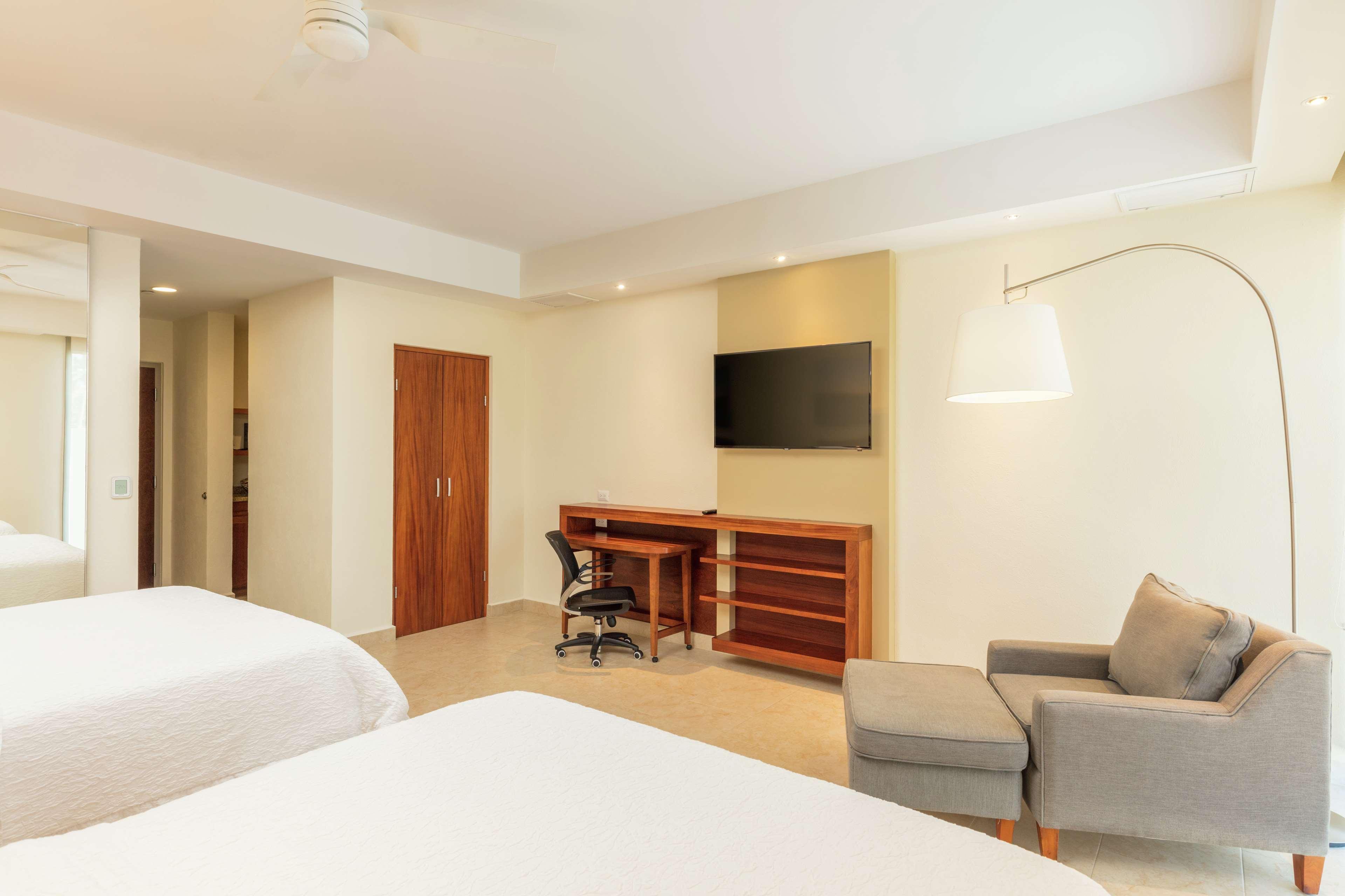 Hampton Inn & Suites By Hilton Los Cabos San José del Cabo Екстериор снимка