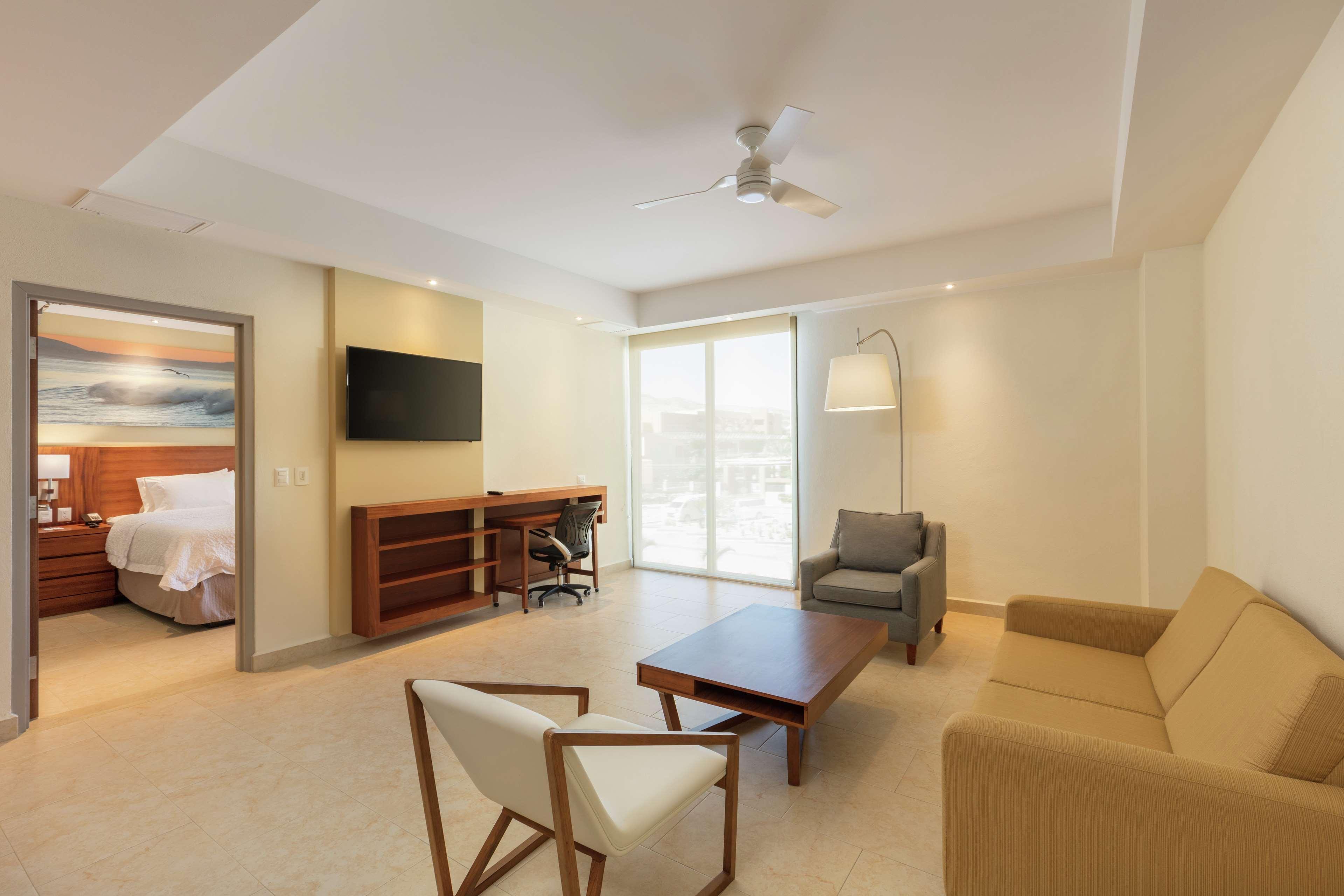 Hampton Inn & Suites By Hilton Los Cabos San José del Cabo Екстериор снимка